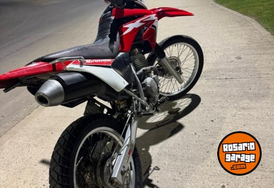 Motos - Honda Tornado 250 2010 Nafta 5000Km - En Venta