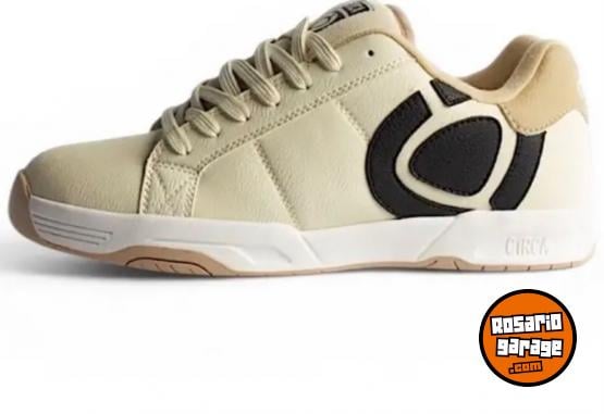 Indumentaria - Zapatilla 211 BOLD CIRCA - En Venta