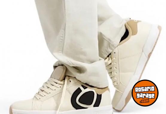 Indumentaria - Zapatilla 211 BOLD CIRCA - En Venta