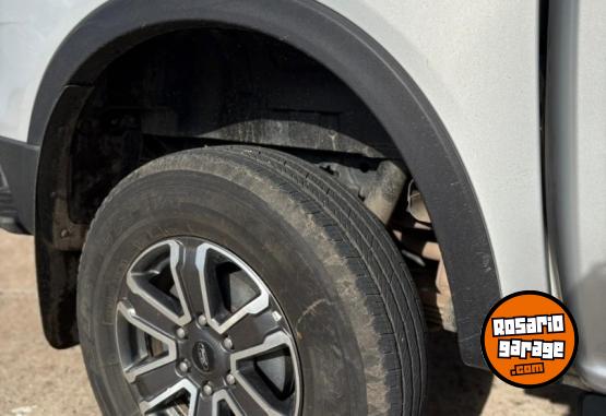 Camionetas - Ford Ranger XLT 2024 Diesel 45250Km - En Venta