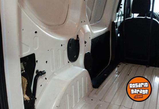 Utilitarios - Renault Kangoo furg�n 1.6 2023 Nafta 108000Km - En Venta