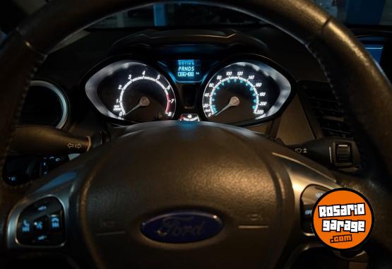 Autos - Ford Fiesta SE PLUS 2017 Nafta 80000Km - En Venta