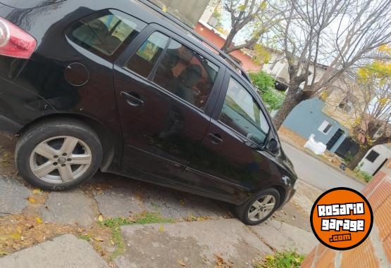 Autos - Volkswagen Suran 2009 Nafta 210000Km - En Venta