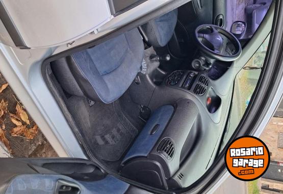 Autos - Peugeot 206 2004 Diesel 216000Km - En Venta