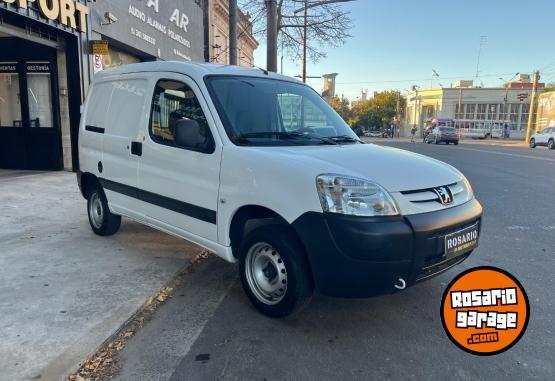 Utilitarios - Peugeot Partner 2017 Nafta 82000Km - En Venta