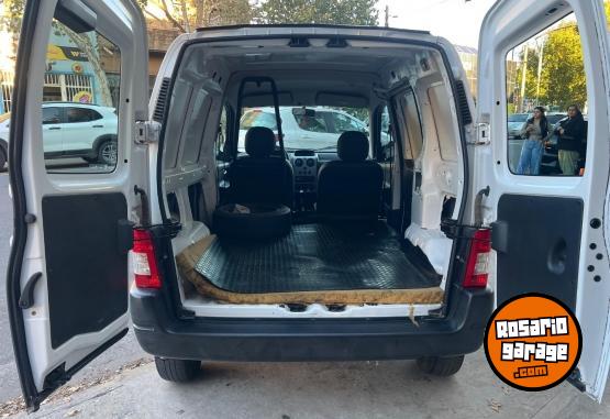 Utilitarios - Peugeot Partner 2017 Nafta 82000Km - En Venta