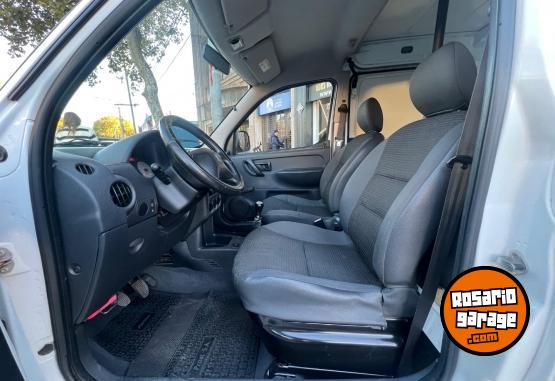 Utilitarios - Peugeot Partner 2017 Nafta 82000Km - En Venta