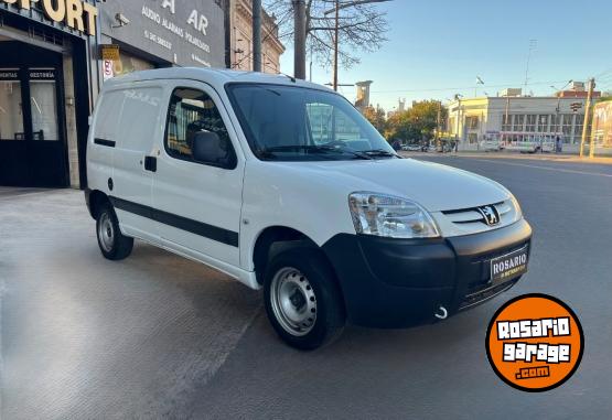 Utilitarios - Peugeot Partner 2017 Nafta 82000Km - En Venta