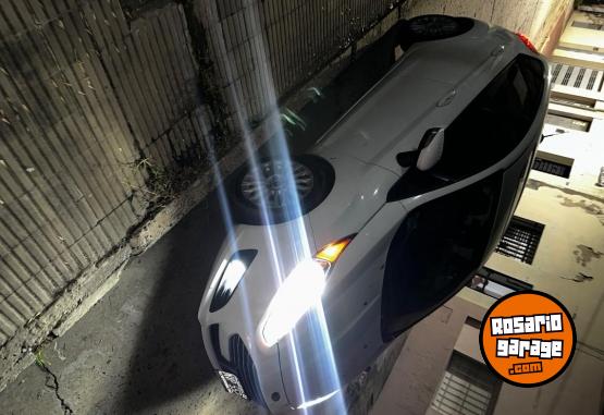 Autos - Ford Fiesta kinetic 2014 Nafta 150000Km - En Venta