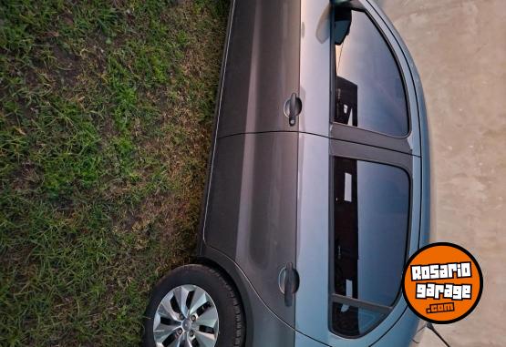 Autos - Volkswagen Voyage 2013 Nafta 189000Km - En Venta