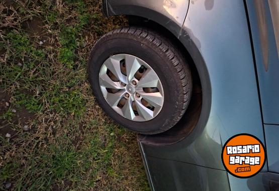 Autos - Volkswagen Voyage 2013 Nafta 189000Km - En Venta