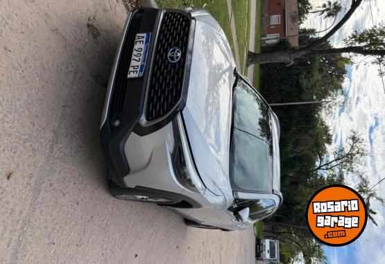 Camionetas - Toyota COROLLA cross 2021 Electrico / Hibrido 40000Km - En Venta