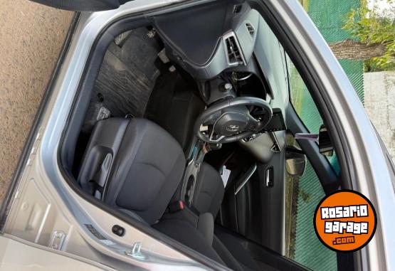 Camionetas - Toyota COROLLA cross 2021 Electrico / Hibrido 40000Km - En Venta