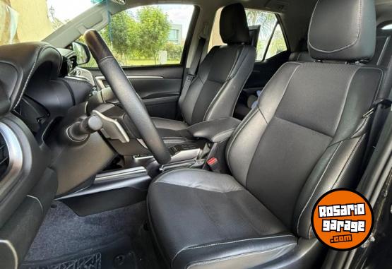 Camionetas - Toyota Sw4 SRX 2023 Diesel 42000Km - En Venta