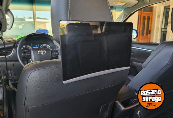 Camionetas - Toyota Sw4 SRX 2023 Diesel 42000Km - En Venta