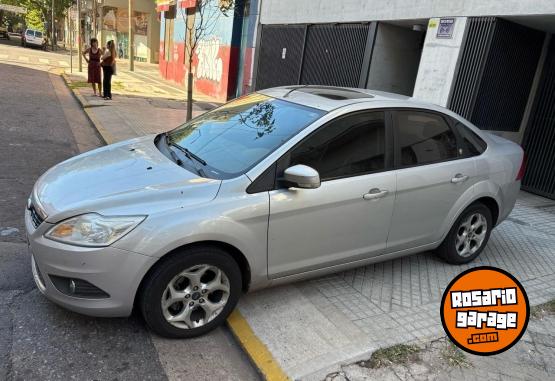 Autos - Ford Focus Ghia EXE 2011 Nafta 200000Km - En Venta