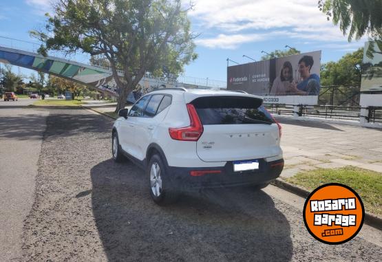 Camionetas - Volvo XC 40 T4 KINECTIC 2021 Nafta 48500Km - En Venta