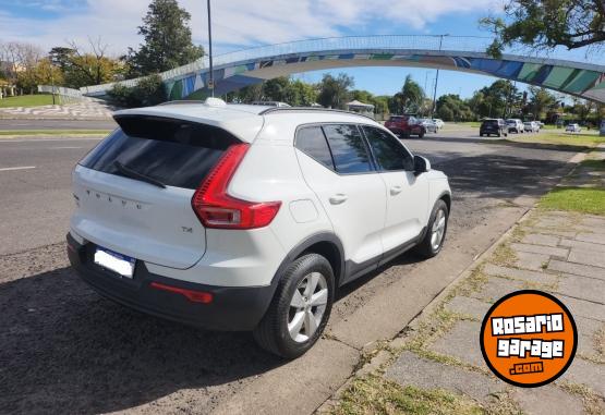 Camionetas - Volvo XC 40 T4 KINECTIC 2021 Nafta 48500Km - En Venta