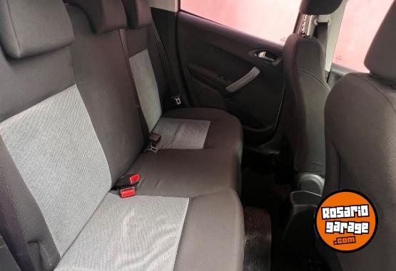 Autos - Peugeot 208 Allure 2014 Nafta 107400Km - En Venta