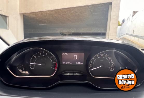 Autos - Peugeot 208 Allure 2014 Nafta 107400Km - En Venta
