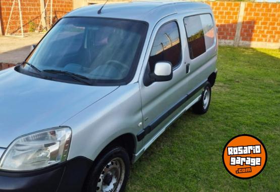 Utilitarios - Peugeot Partner 1.6 HDI 2011 Diesel 250000Km - En Venta