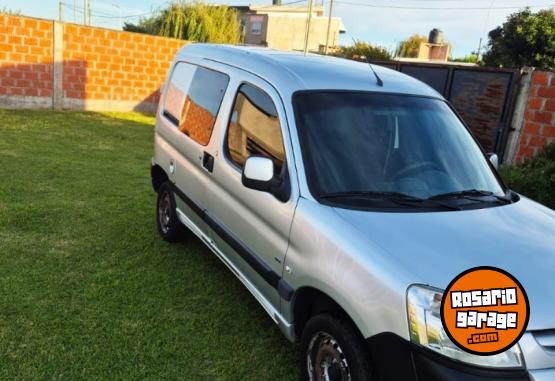 Utilitarios - Peugeot Partner 1.6 HDI 2011 Diesel 250000Km - En Venta