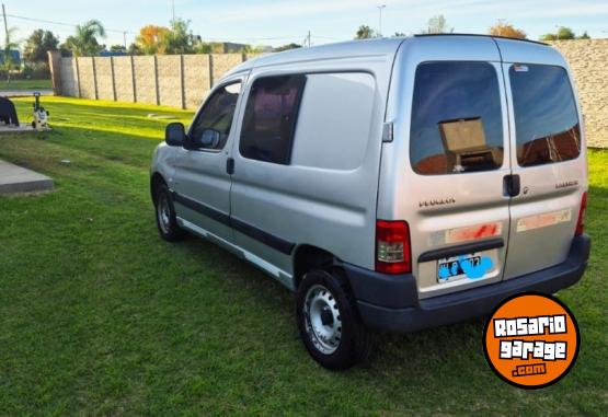 Utilitarios - Peugeot Partner 1.6 HDI 2011 Diesel 250000Km - En Venta