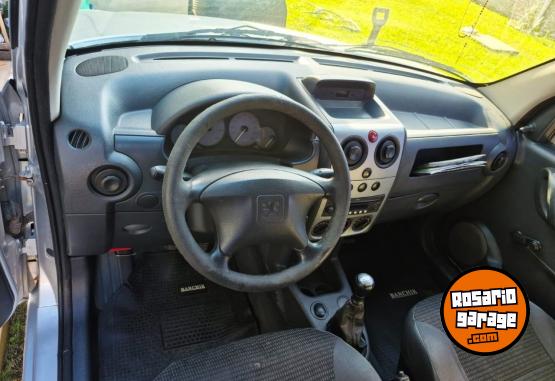 Utilitarios - Peugeot Partner 1.6 HDI 2011 Diesel 250000Km - En Venta