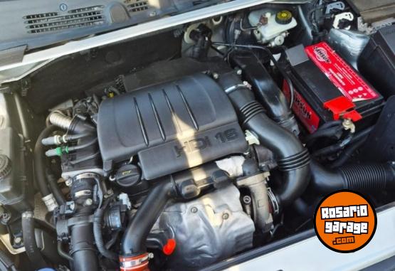 Utilitarios - Peugeot Partner 1.6 HDI 2011 Diesel 250000Km - En Venta
