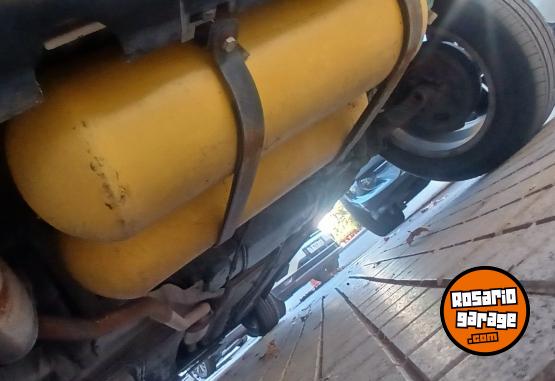 Utilitarios - Peugeot Partner Patagonica 2018 GNC 80000Km - En Venta