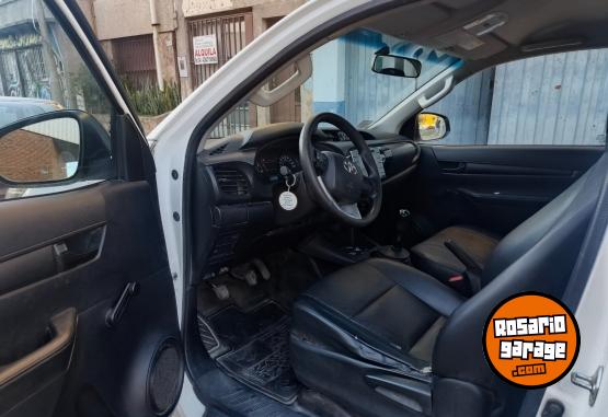 Camionetas - Toyota Hilux 4x2 2.4 Tdi 2019 Diesel 172000Km - En Venta