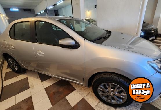 Autos - Renault Logan 2022 GNC 92000Km - En Venta