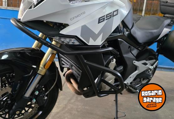 Motos - CF 650 MT 2023 Nafta 9200Km - En Venta