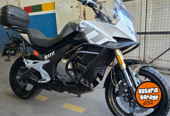 Motos - CF 650 MT, voge, cfmoto, cf 2023 Nafta 9200Km - En Venta