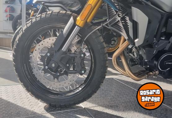 Motos - CF 700 CLX ADVENTURE 2025 Nafta 0Km - En Venta