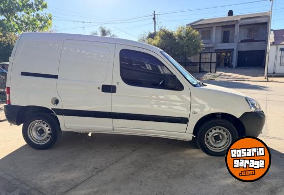 Utilitarios - Peugeot Parnert Furg�n 2021 Diesel 130000Km - En Venta