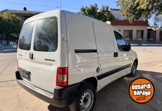 Utilitarios - Peugeot Parnert Furg�n 2021 Diesel 130000Km - En Venta