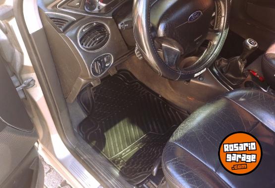 Autos - Ford Focus 2005 GNC 310000Km - En Venta