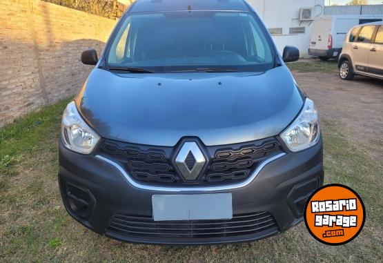 Utilitarios - Renault Kangoo 2023 Nafta 140000Km - En Venta