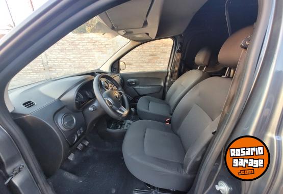 Utilitarios - Renault Kangoo 2023 Nafta 140000Km - En Venta