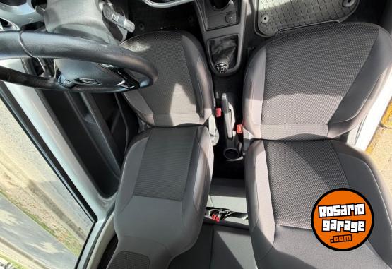 Autos - Volkswagen Up high 2017 Nafta 68000Km - En Venta