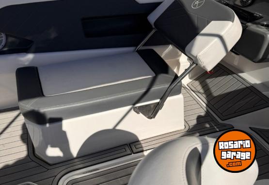 Embarcaciones - Klase A K210 con Mercury 150 - A�o 2021 con 71 Horas de uso! - En Venta