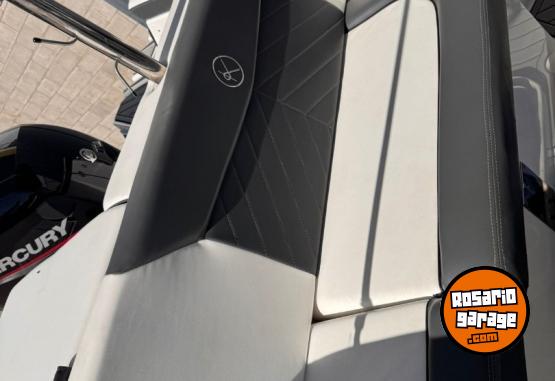 Embarcaciones - Klase A K210 con Mercury 150 - A�o 2021 con 71 Horas de uso! - En Venta