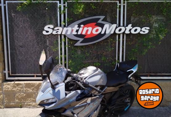 Motos - CF SR 300CC 2024 Nafta 9567Km - En Venta