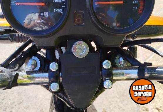Motos - Corven HUNTER 150CC 2022 Nafta 6460Km - En Venta