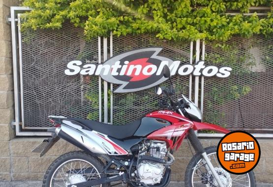 Motos - Corven TRIAX R3 150CC 2025 Nafta 7301Km - En Venta