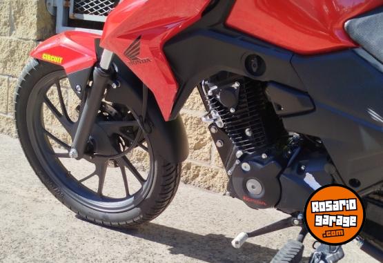 Motos - Honda TWISTER 125CC 2023 Nafta 9049Km - En Venta