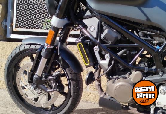 Motos - Husqvarna SVARTPILEN 200CC 2021 Nafta 9333Km - En Venta