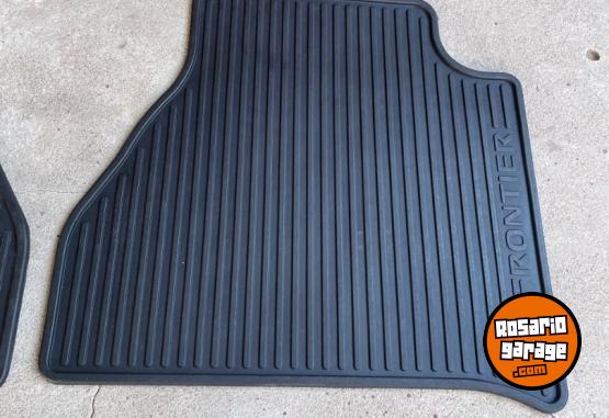 Accesorios para Autos - Alfombra Nissan frontier - En Venta