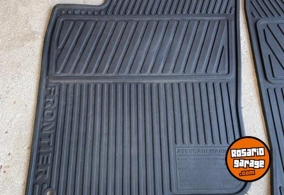 Accesorios para Autos - Alfombra Nissan frontier - En Venta